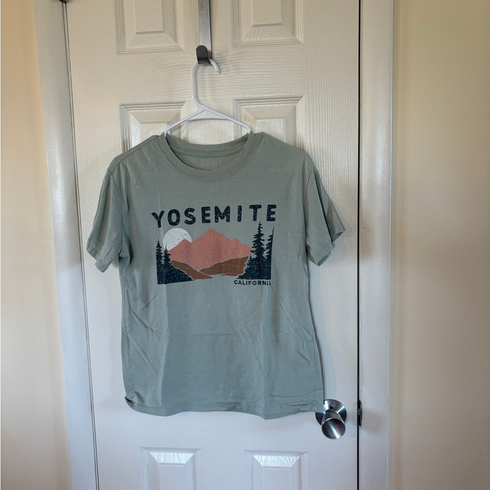 Yosemite Graphic T‑Shirt in Sage Green